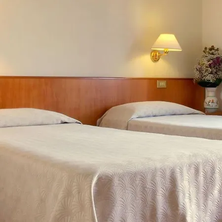 Plaza 3* Salerno