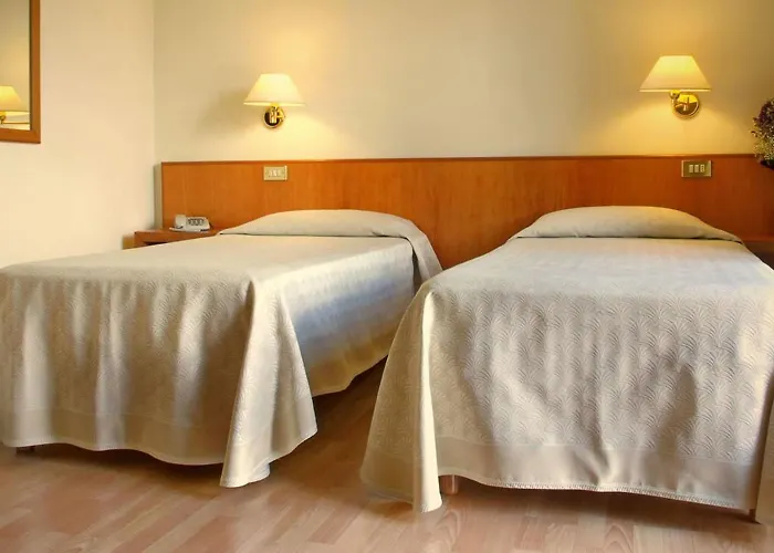 Отель Plaza 3*