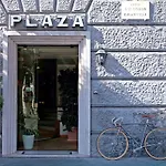 Plaza Отель 3*