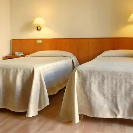 Hotell Plaza 3*