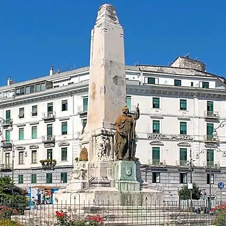 Plaza 3* Salerno