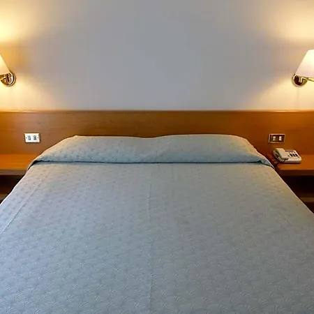 Hotel Plaza 3*