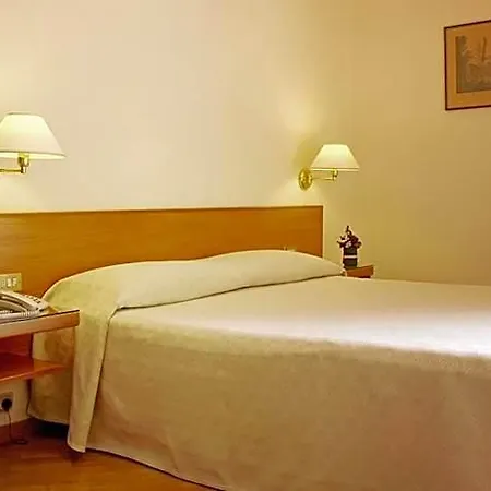 Plaza Hotel 3*